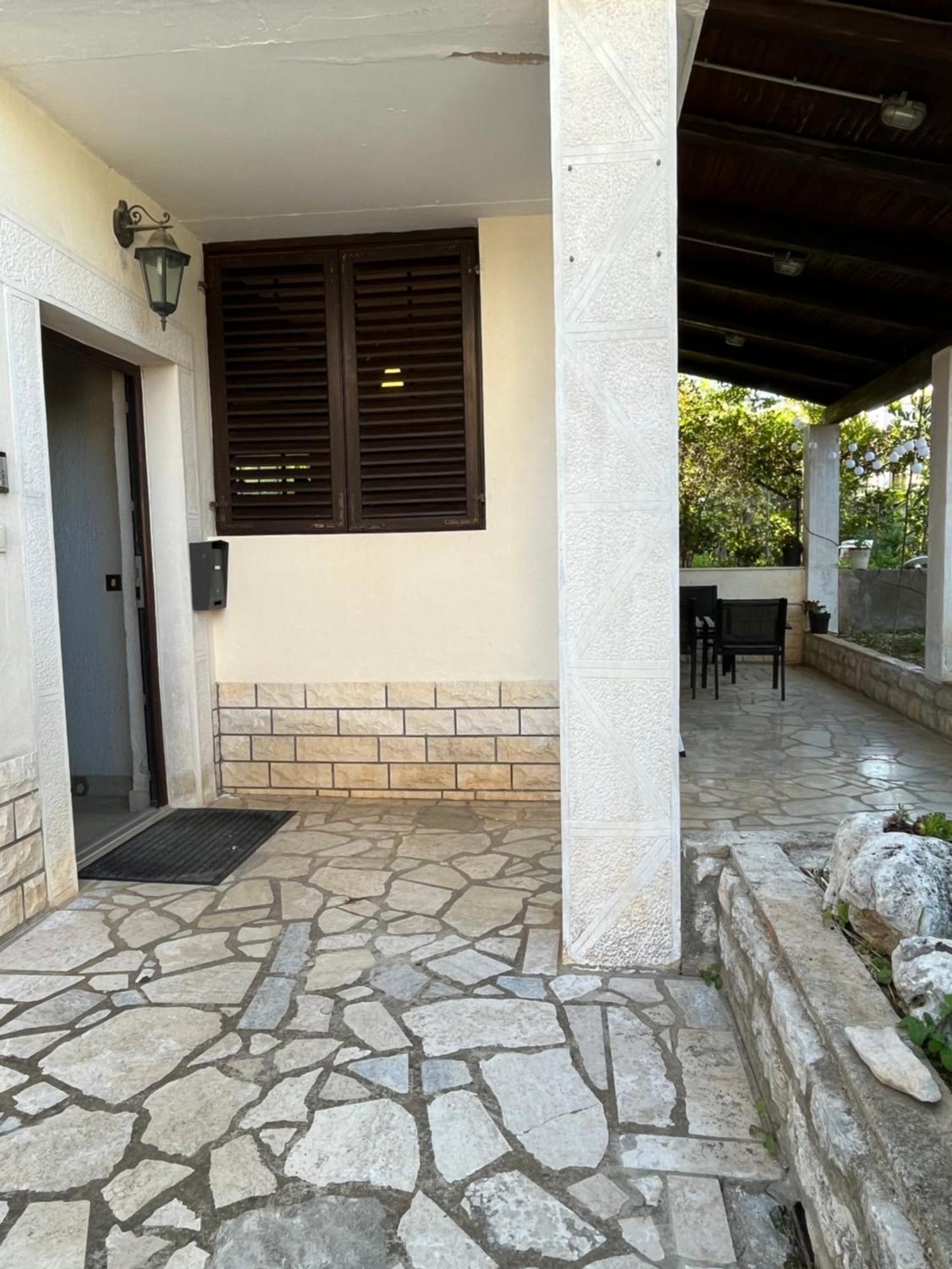 Seashell Apartment เวอร์ซาร์ ภายนอก รูปภาพ