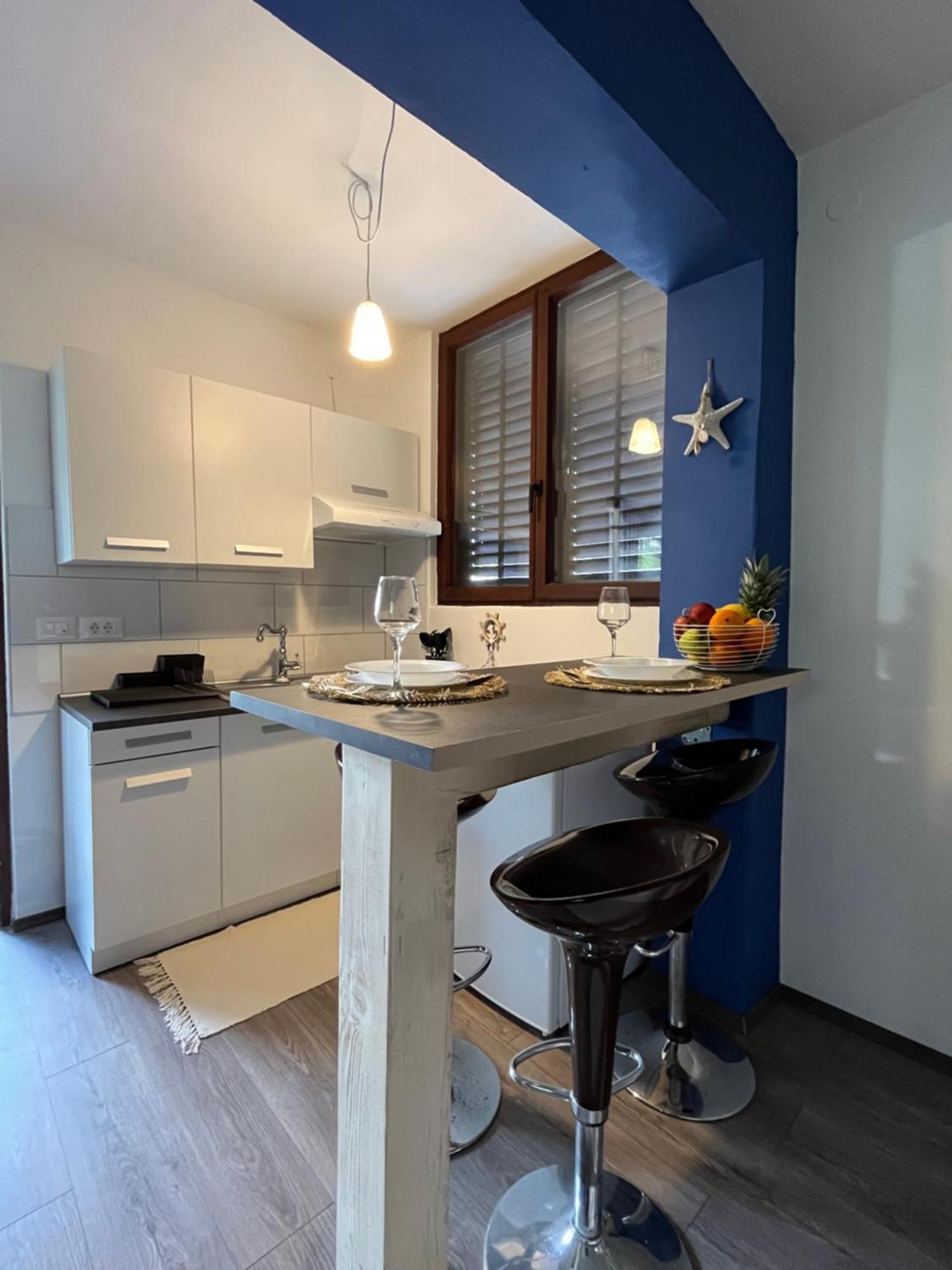 Seashell Apartment เวอร์ซาร์ ภายนอก รูปภาพ